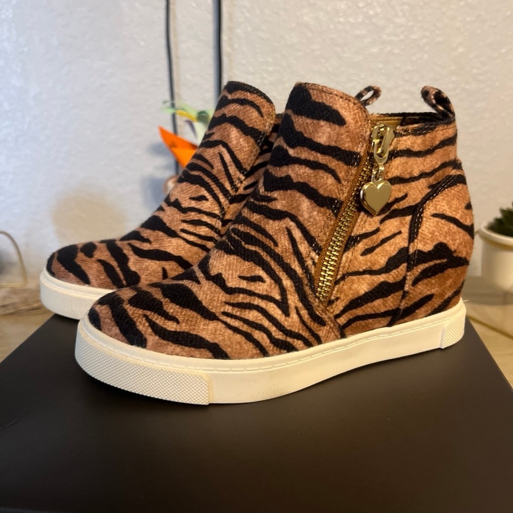 Stylish Animal Print Kid’s Shoes